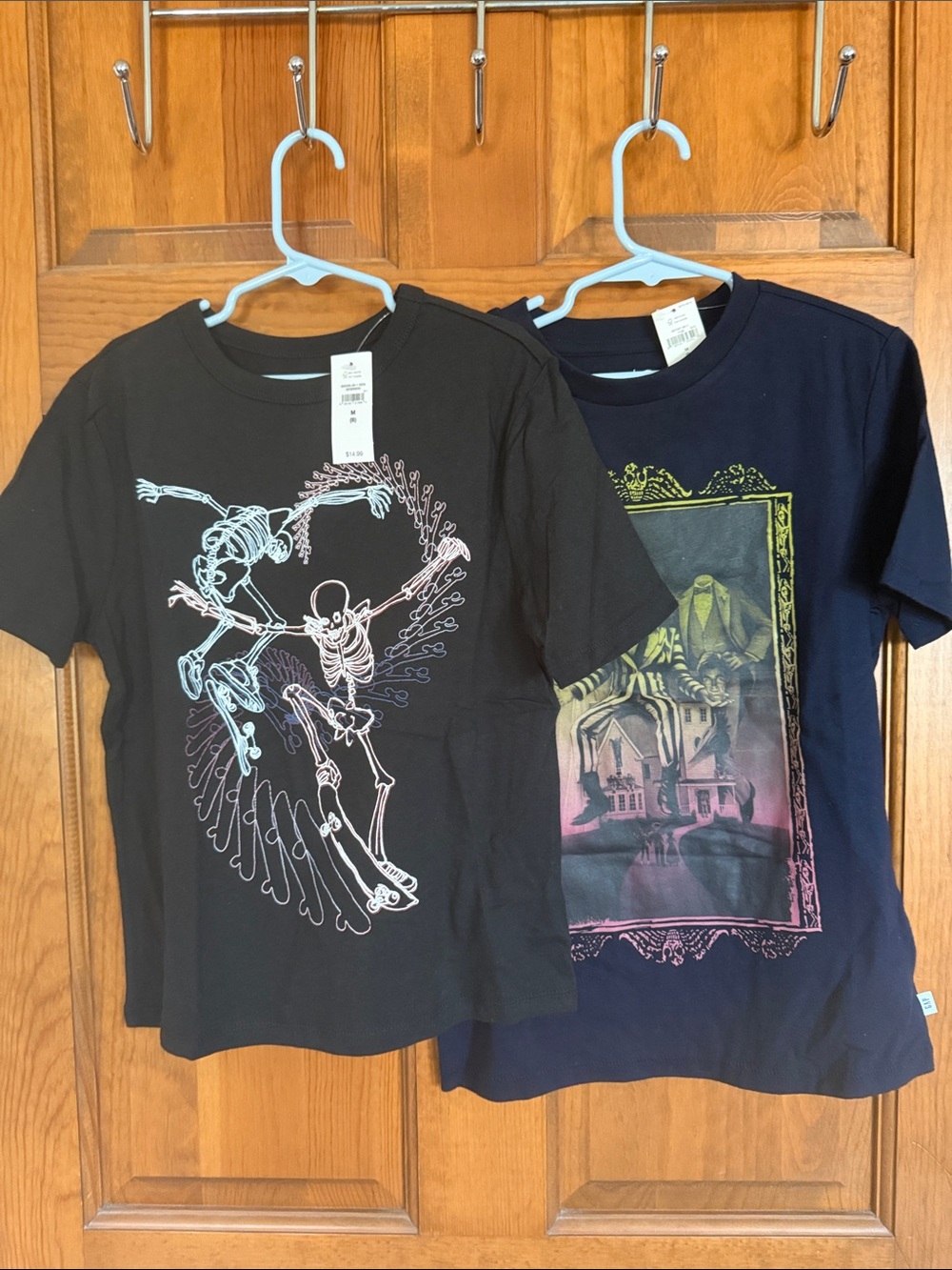 NWT Gap short sleeve Halloween shirts. Beetlejuice & skateboarding skeletons M8